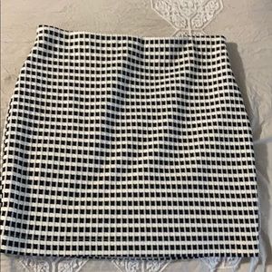 Express XS black & white pencil skirt!